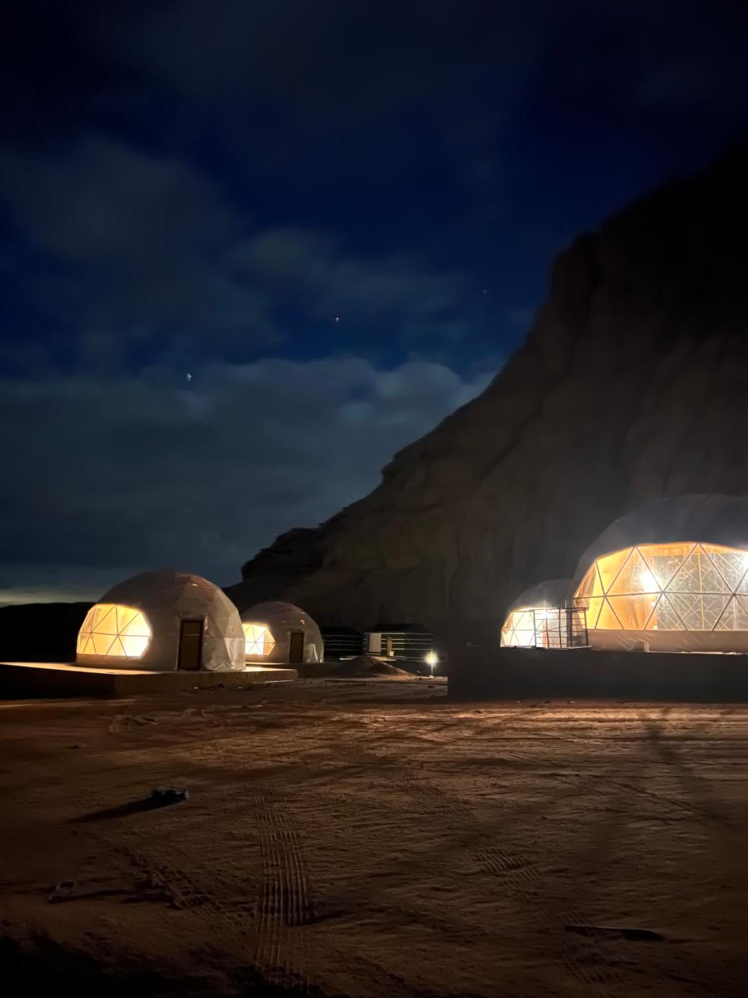 Rum Victoria Luxury Camp Wadi Rum Extérieur photo
